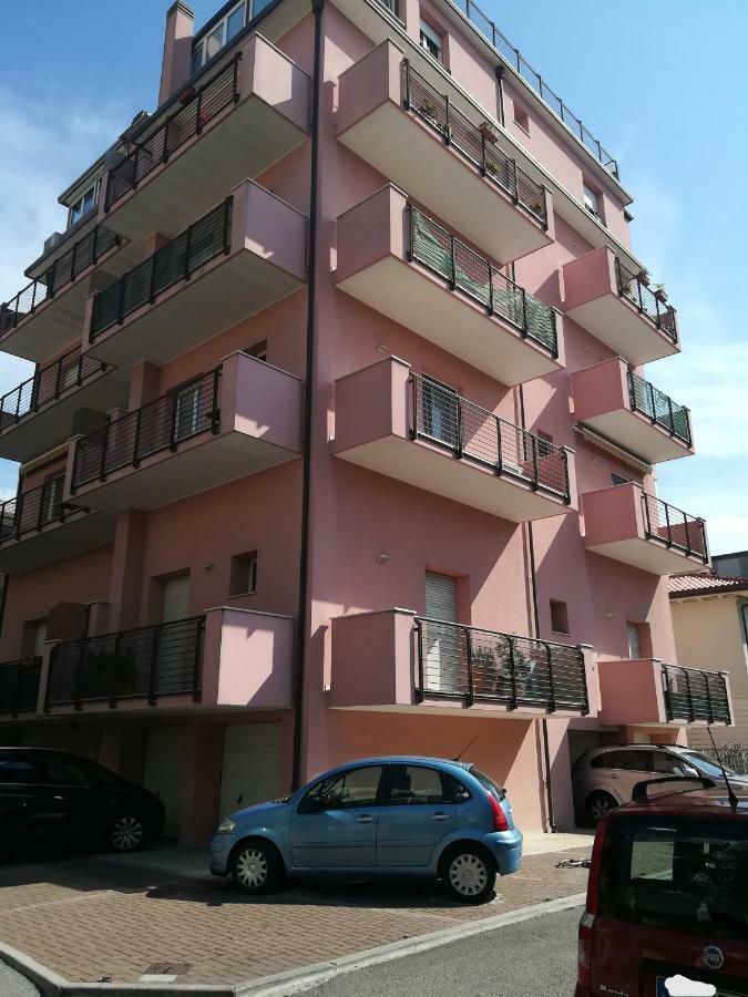 Condominio Rosa dei Venti Rimini Exterior foto